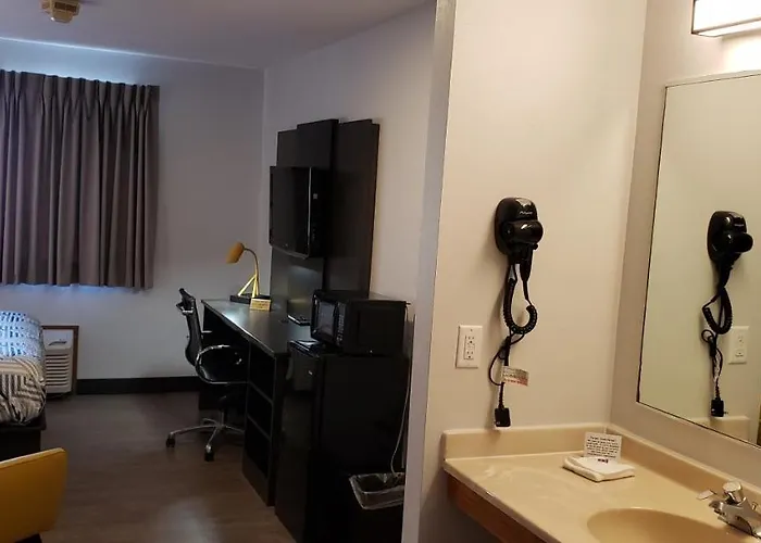 6-kewanee, Il Hotel 4*